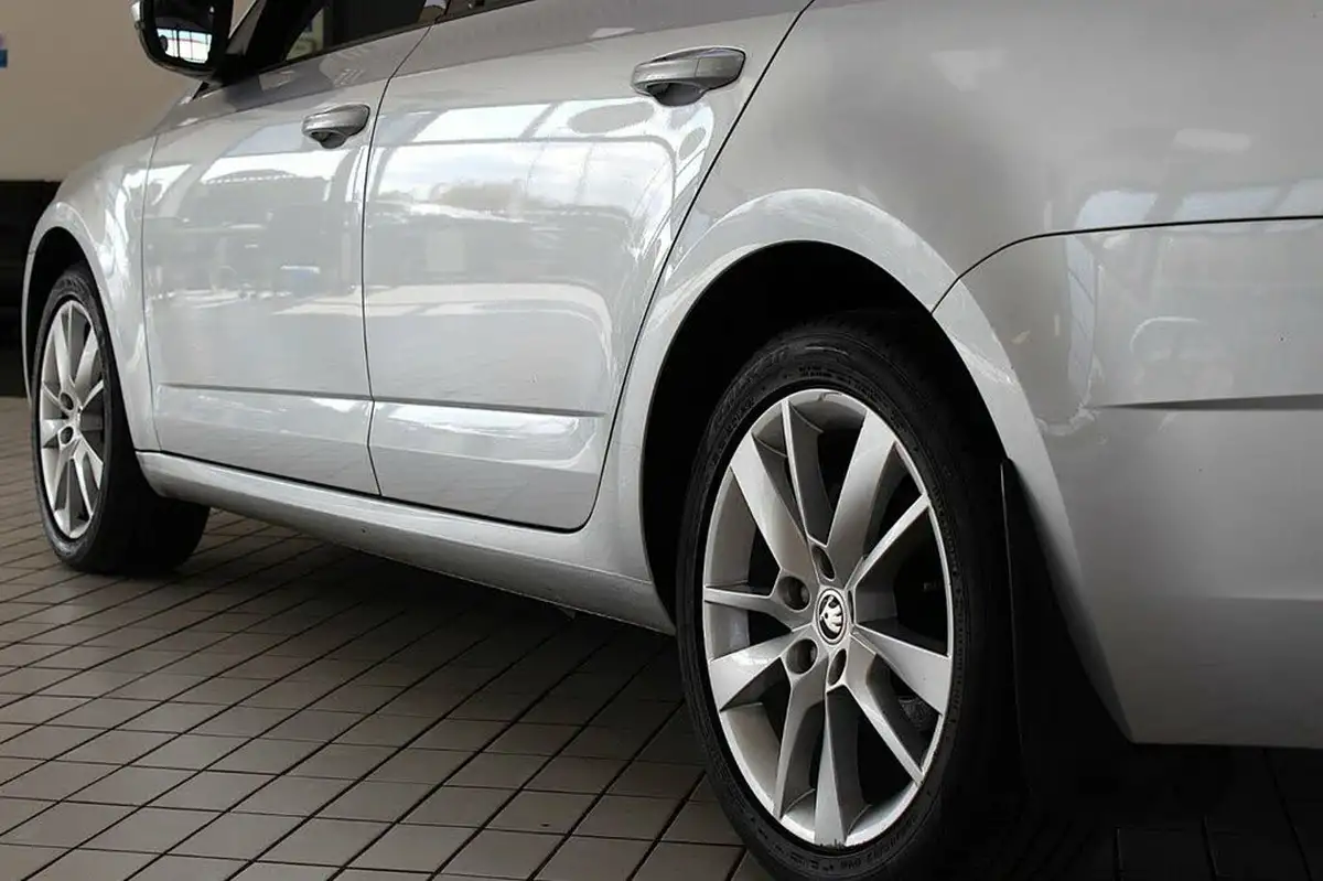 2019-skoda-octavia-20tdi-se-l-estate-big-14