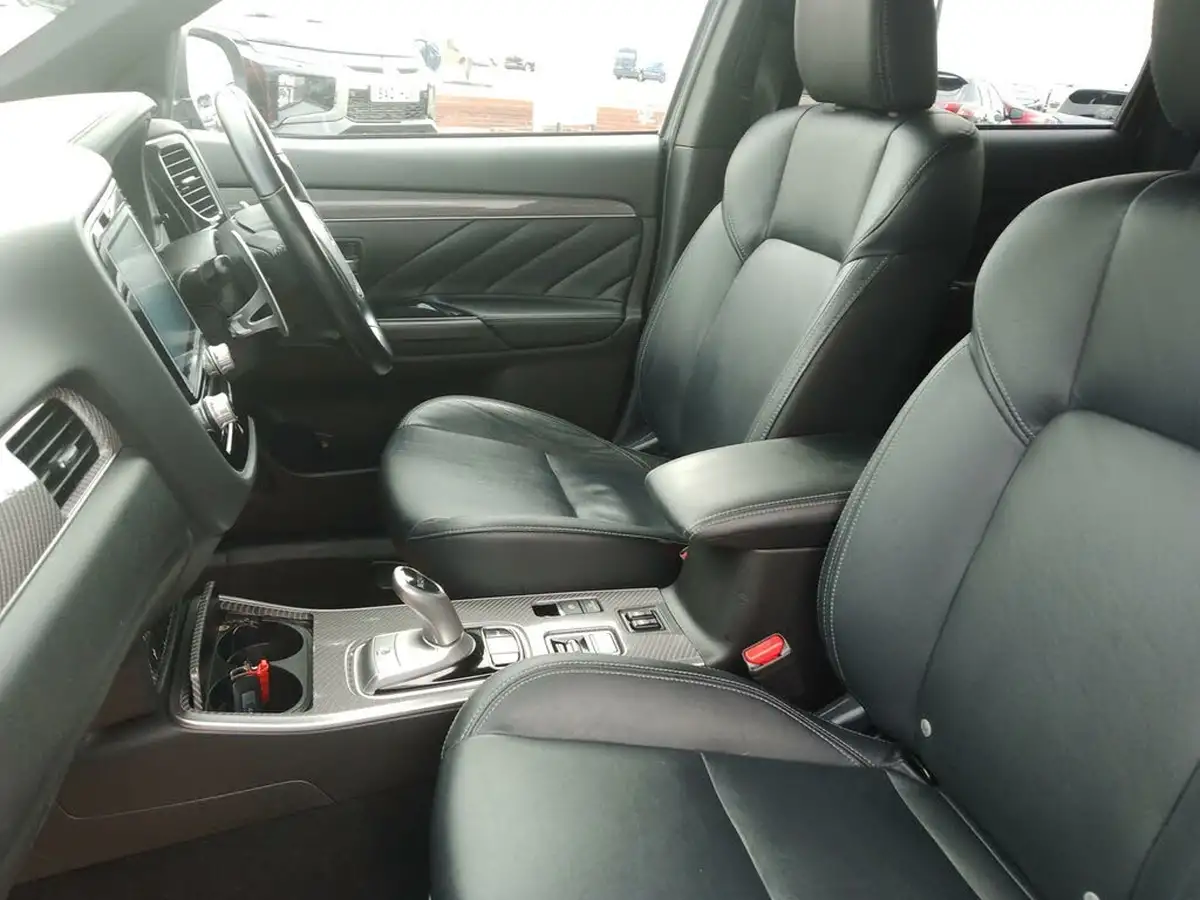 2019-mitsubishi-outlander-24-dynamic-phev-big-30