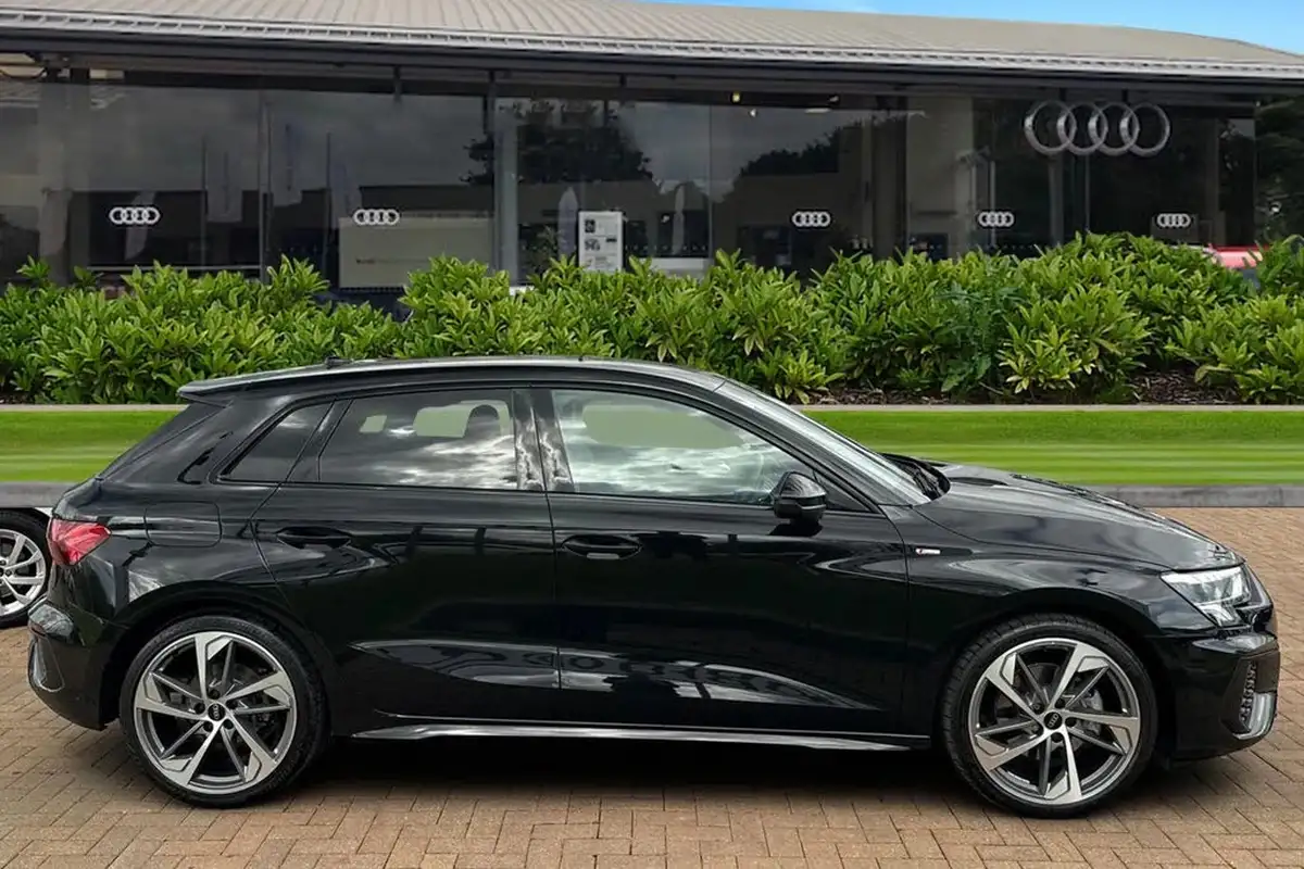 2024-audi-a3-15-35-tfsi-s-line-sportback-5d-tronic-big-2