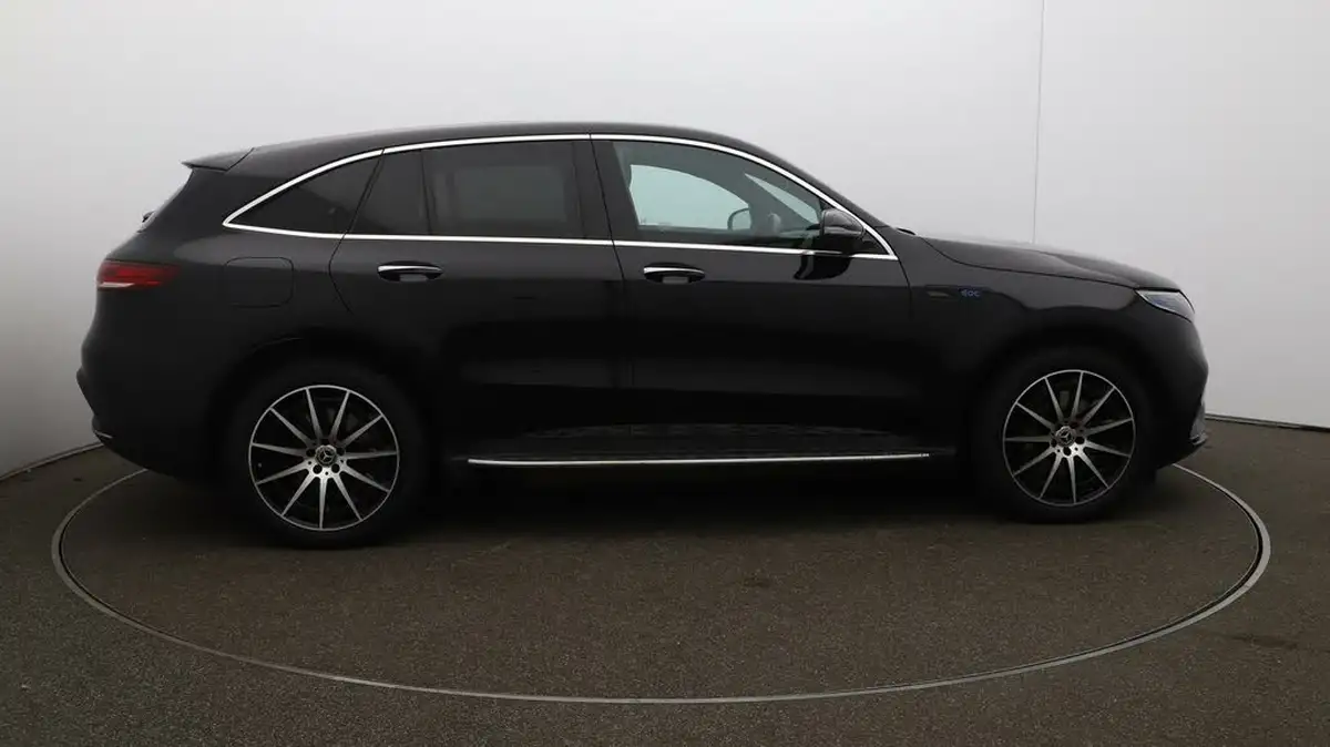2021-mercedes-benz-eqc-e-eqc-400-amg-line-big-42