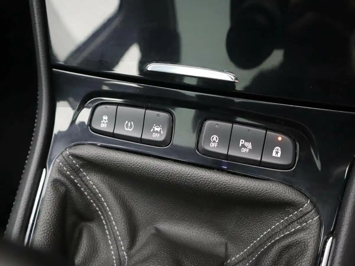2020-vauxhall-grandland-x-12-elite-nav-big-21