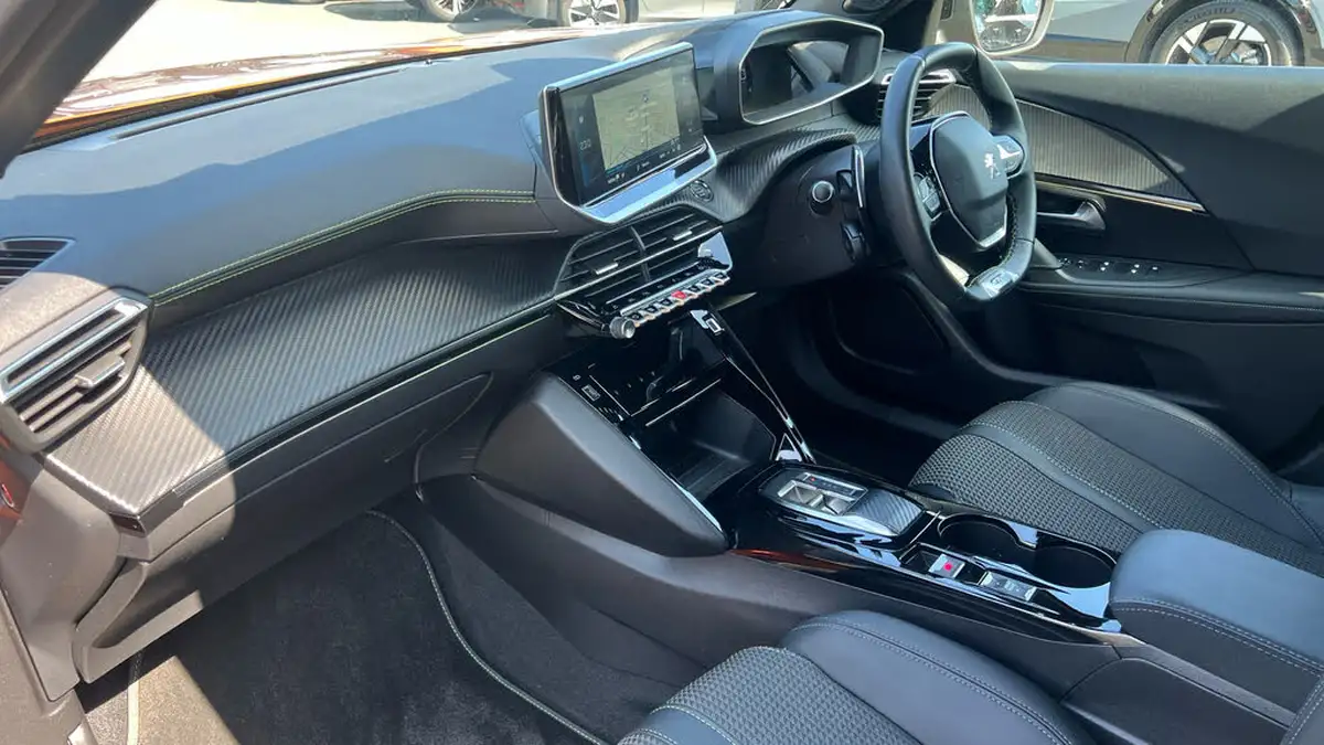 2023-peugeot-2008-suv-12-puretech-gt-130bhp-station-wagon-eat8-big-11
