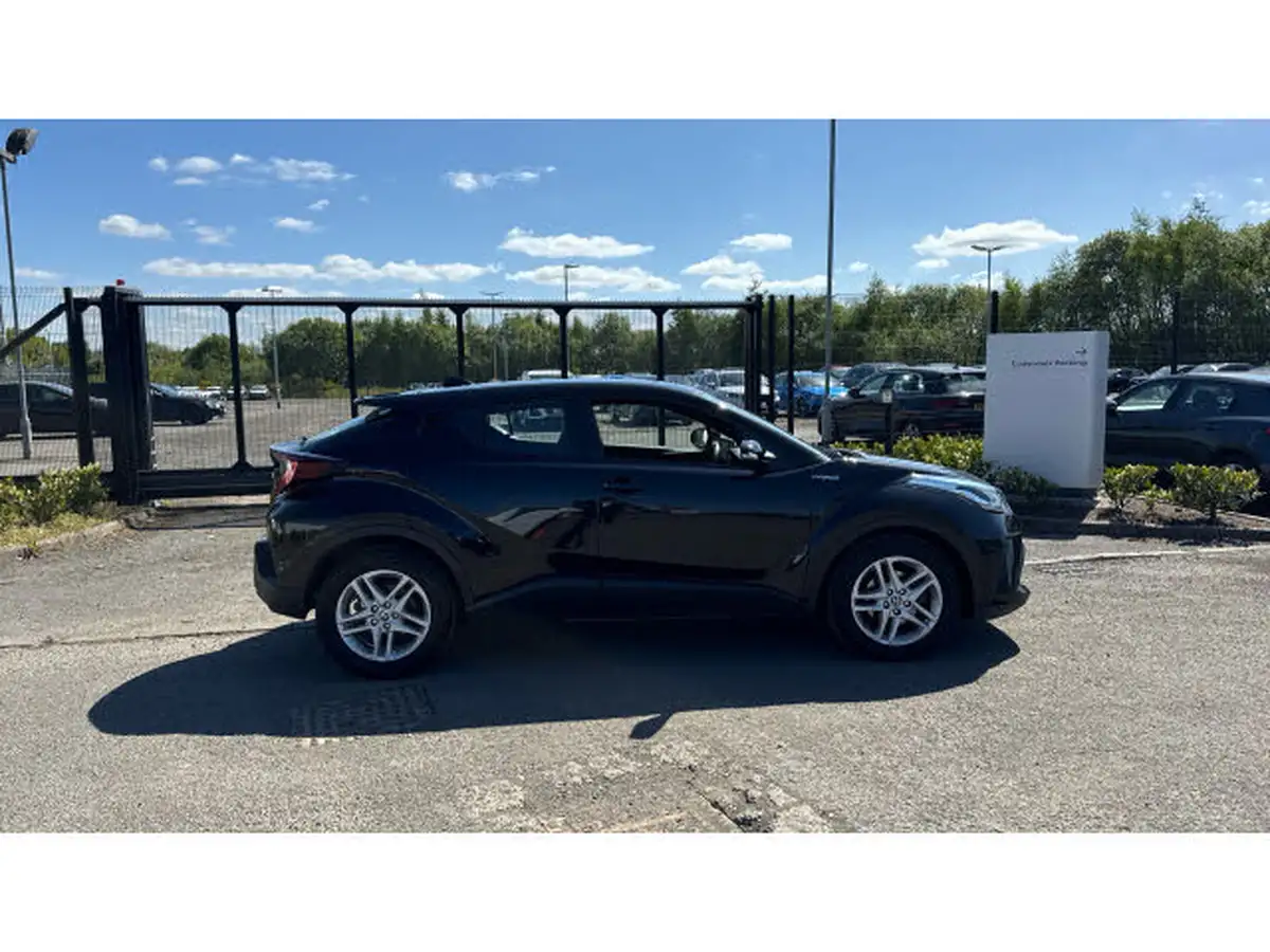 2022-toyota-c-hr-18-vvt-i-icon-big-15
