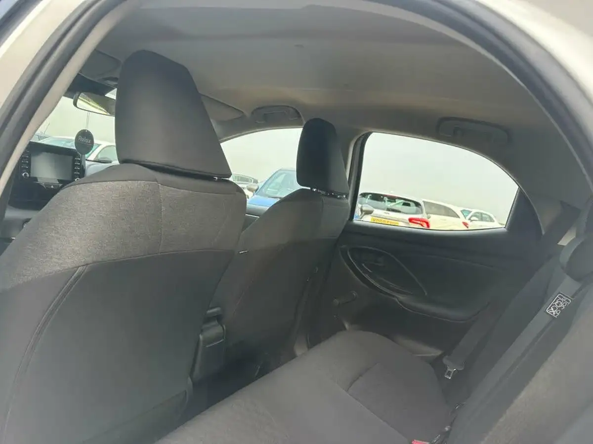 2021-toyota-yaris-15-vvt-i-icon-114bhp-hybrid-1490cc-e-cvt-big-7