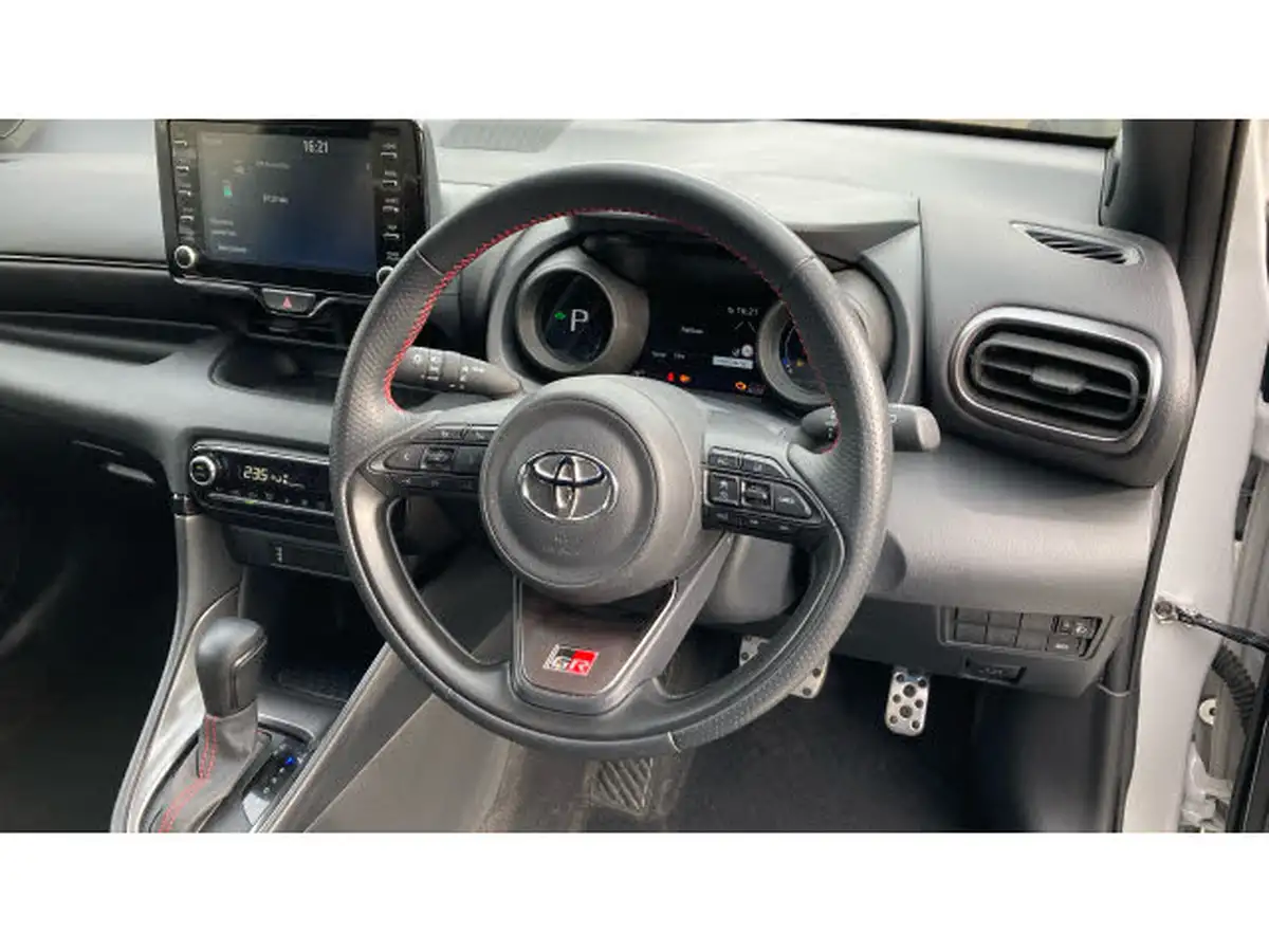 2023-toyota-yaris-15-vvt-i-gr-sport-114bhp-big-5
