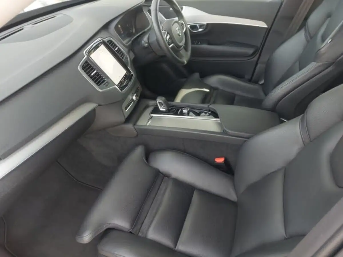 2022-volvo-xc90-20-b5-core-big-4