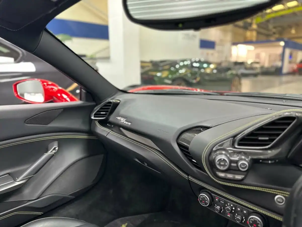 2018-ferrari-488-39-488-spider-big-60