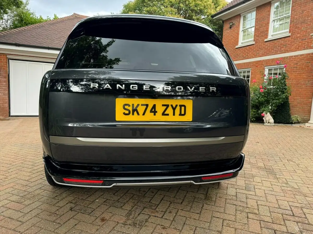 2024-land-rover-range-rover-30-p460e-se-big-9