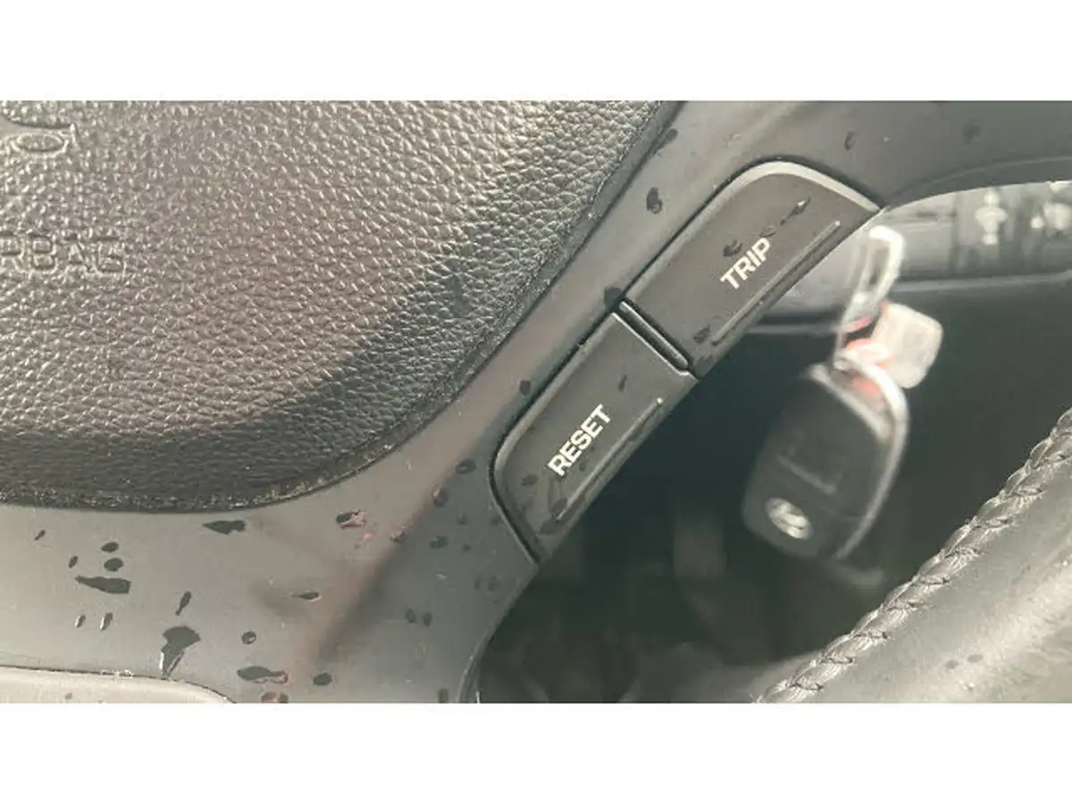 2019-hyundai-i10-10-play-big-35