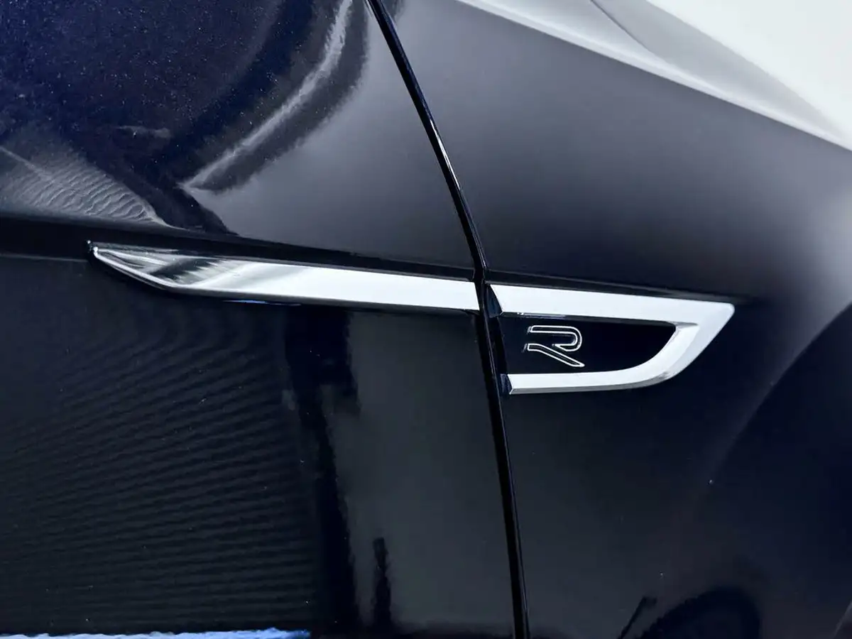 2022-volkswagen-t-roc-20-tsi-r-line-big-12