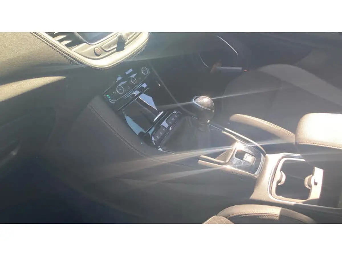 2019-vauxhall-grandland-x-12-tech-line-nav-big-12