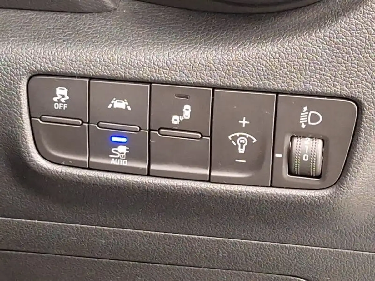 2020-hyundai-kona-e-premium-204ps-big-14