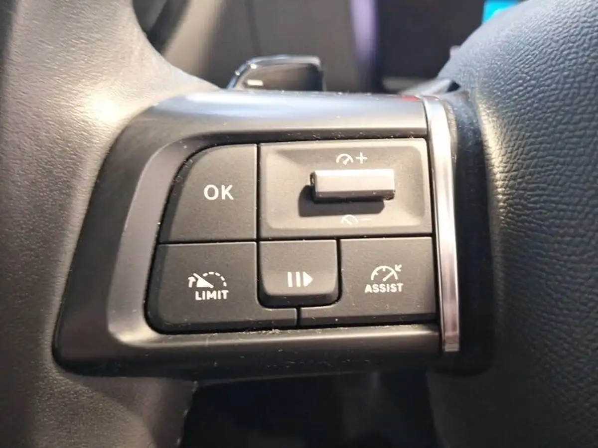 2022-citroen-c4-12-puretech-sense-plus-eat8-big-16