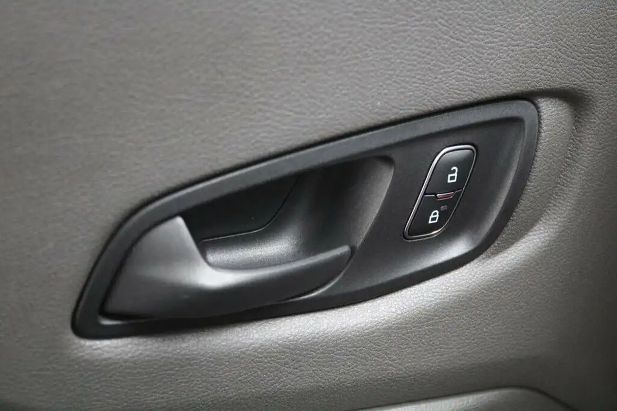 2022-ford-transit-20tdci-350-l2h1-leader-130pseu6dt-fwd-cab-big-59