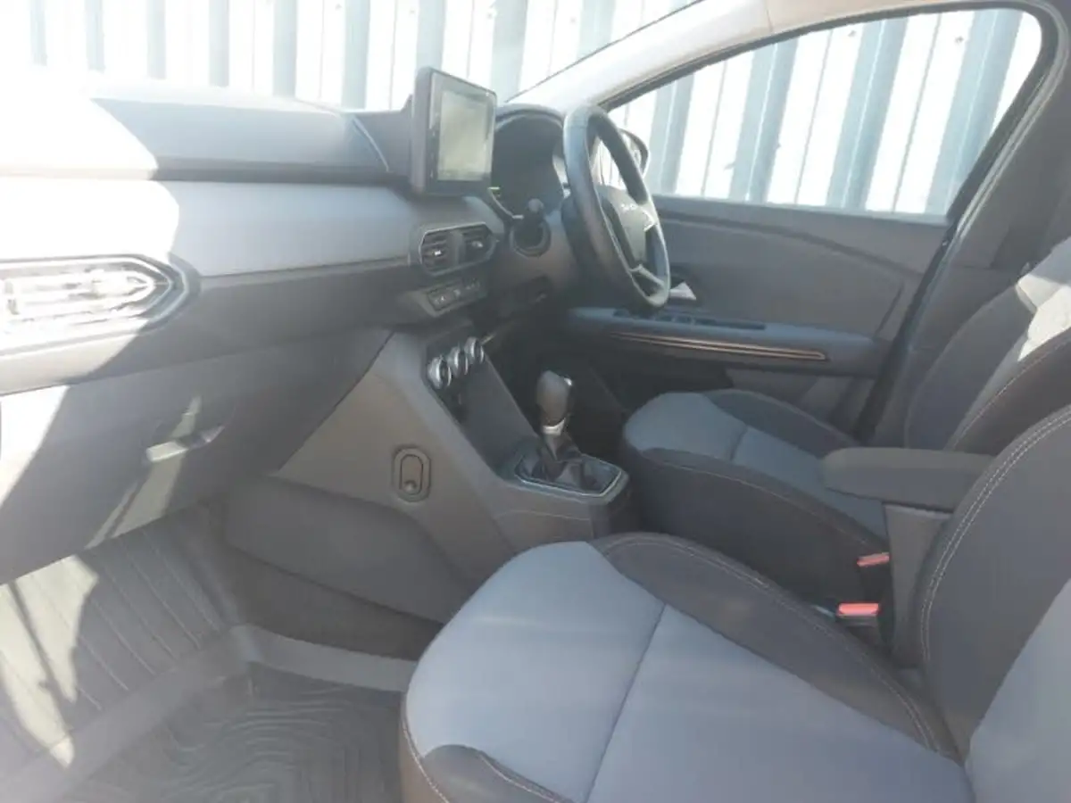 2024-dacia-jogger-16-tce-extreme-big-4