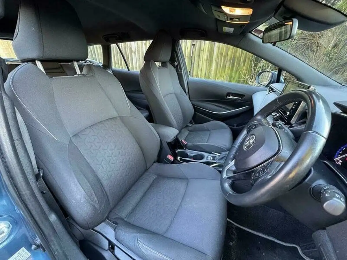 2020-toyota-corolla-18-vvt-i-icon-tech-trk-touring-sports-5d-big-57