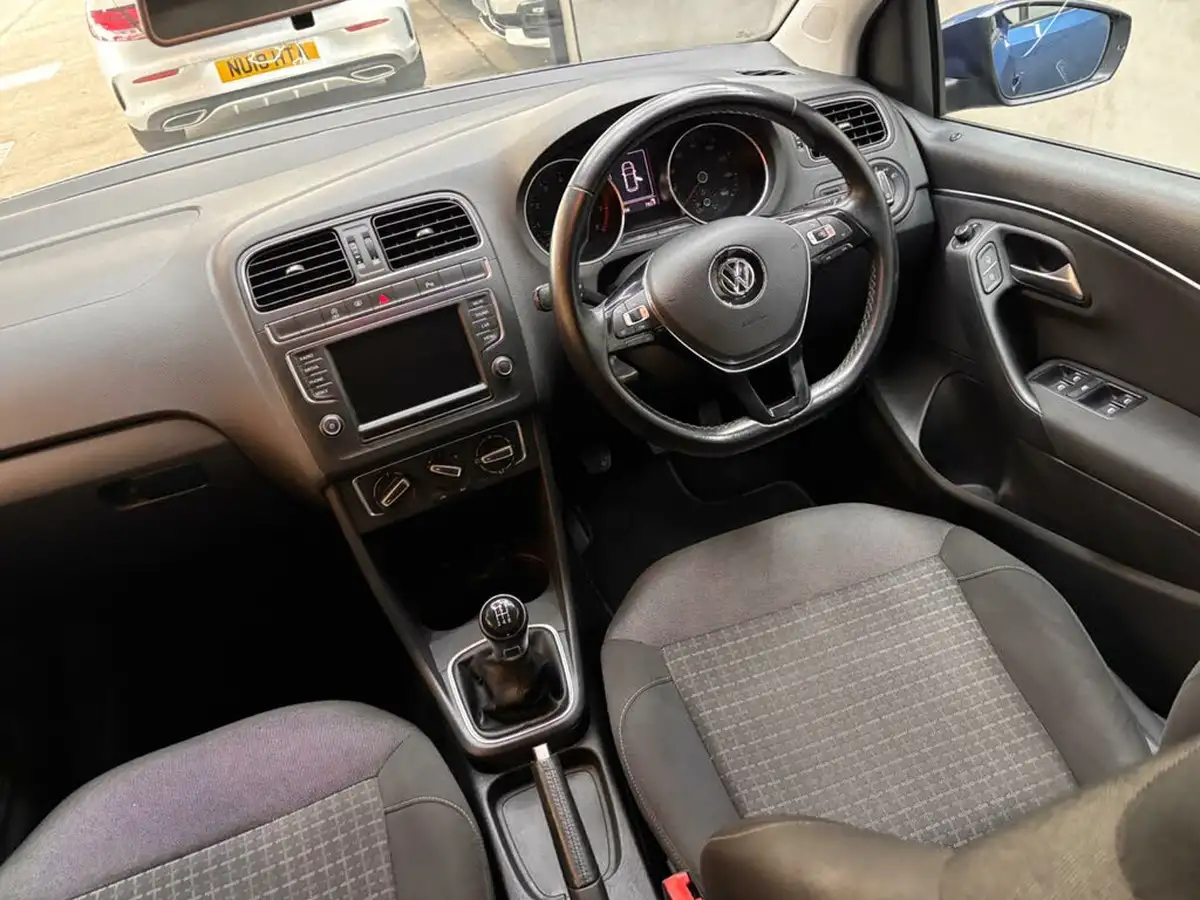2016-volkswagen-polo-10-se-60ps-5d-big-28