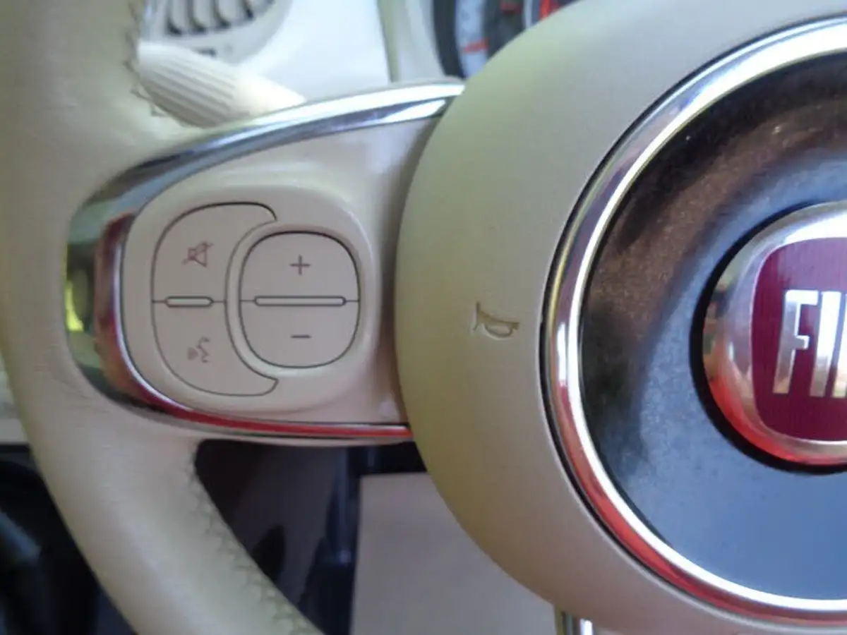 2017-fiat-500-12-lounge-big-14