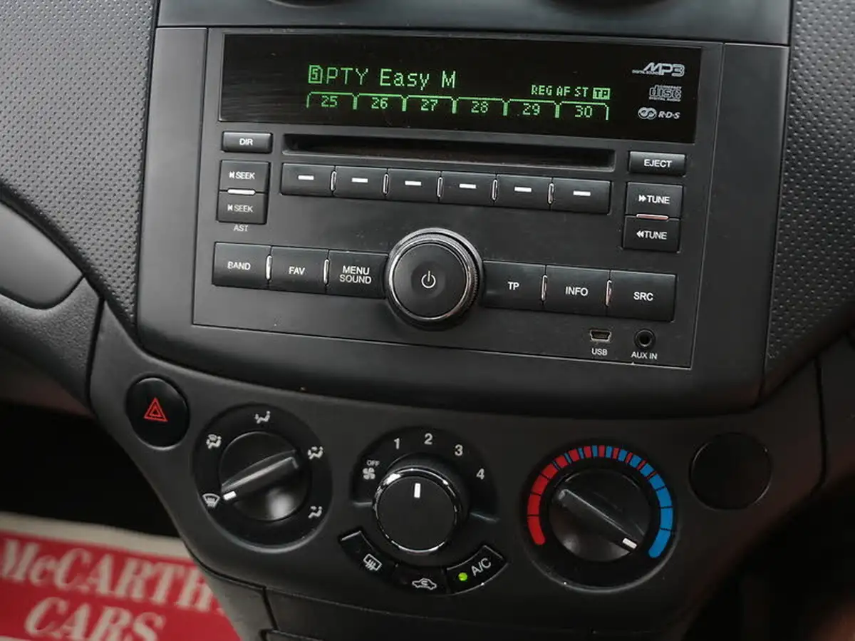 2011-chevrolet-aveo-12-ls-1206cc-big-43