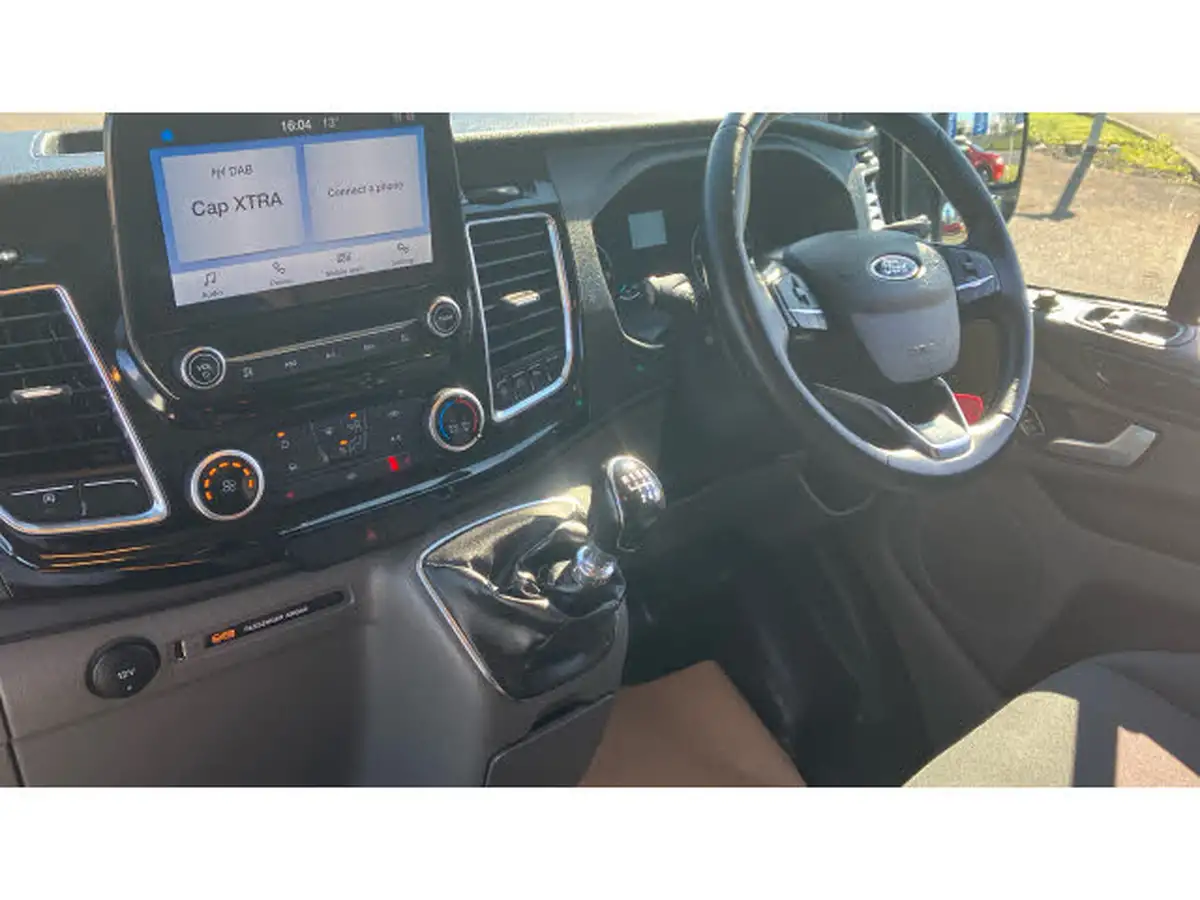 2023-ford-transit-custom-big-12