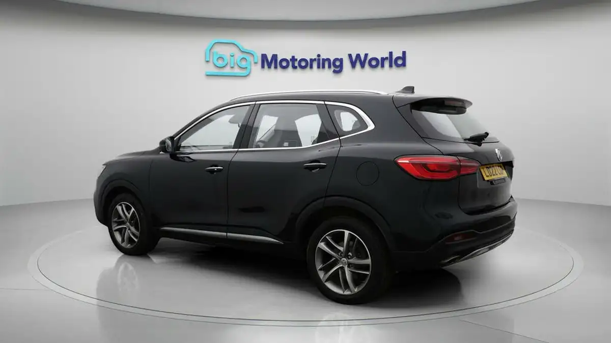 2022-mg-hs-15t-gdi-exclusive-162ps-big-5
