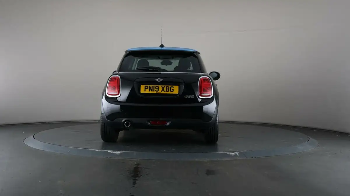 2019-mini-cooper-15-cooper-classic-hatchback-3d-big-61