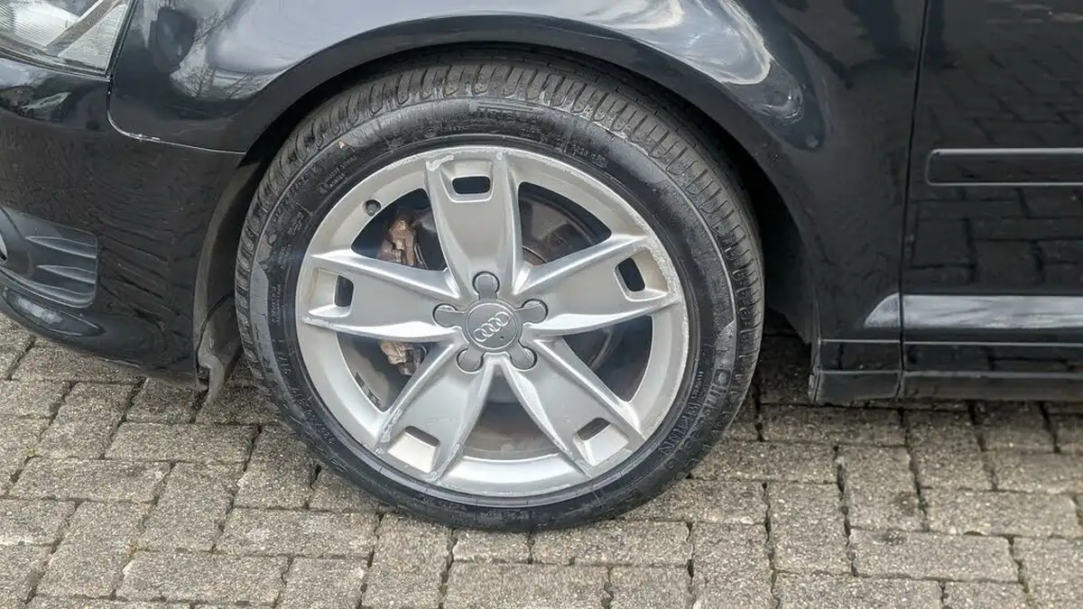 2010-audi-a3-18-sport-hatchback-3d-s-tronic-big-42