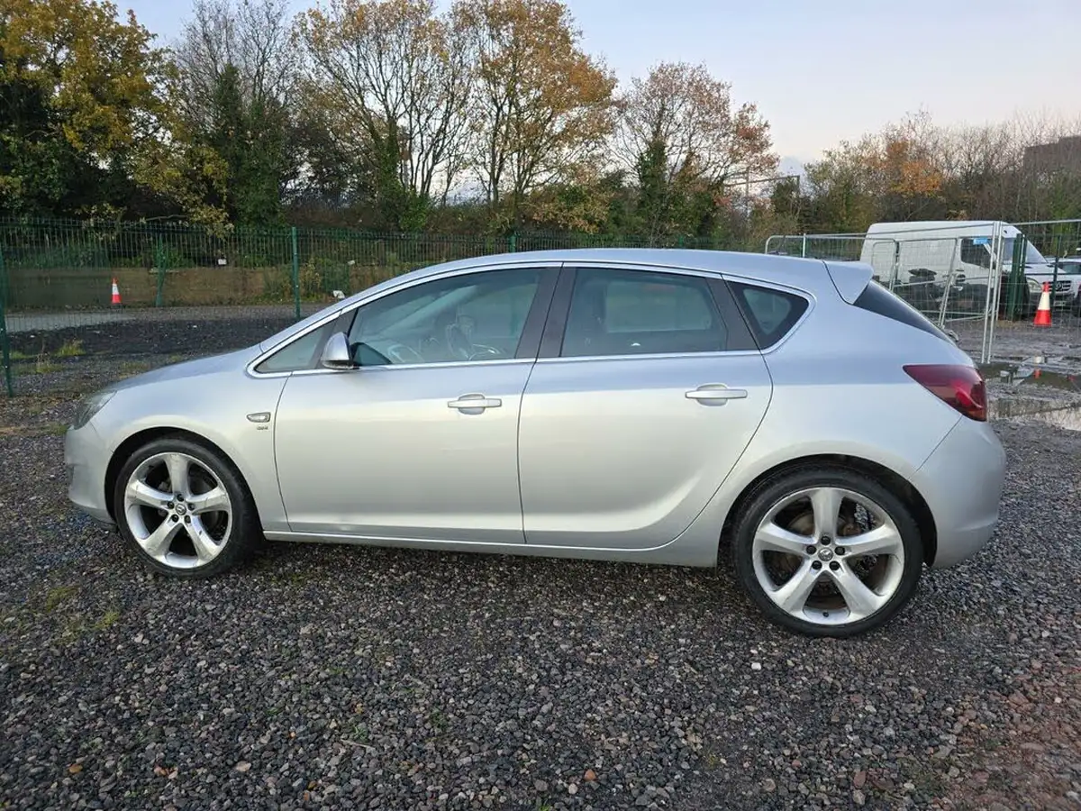 2010-vauxhall-astra-16-sri-16v-vvt-115ps-hatchback-5d-auto-big-10