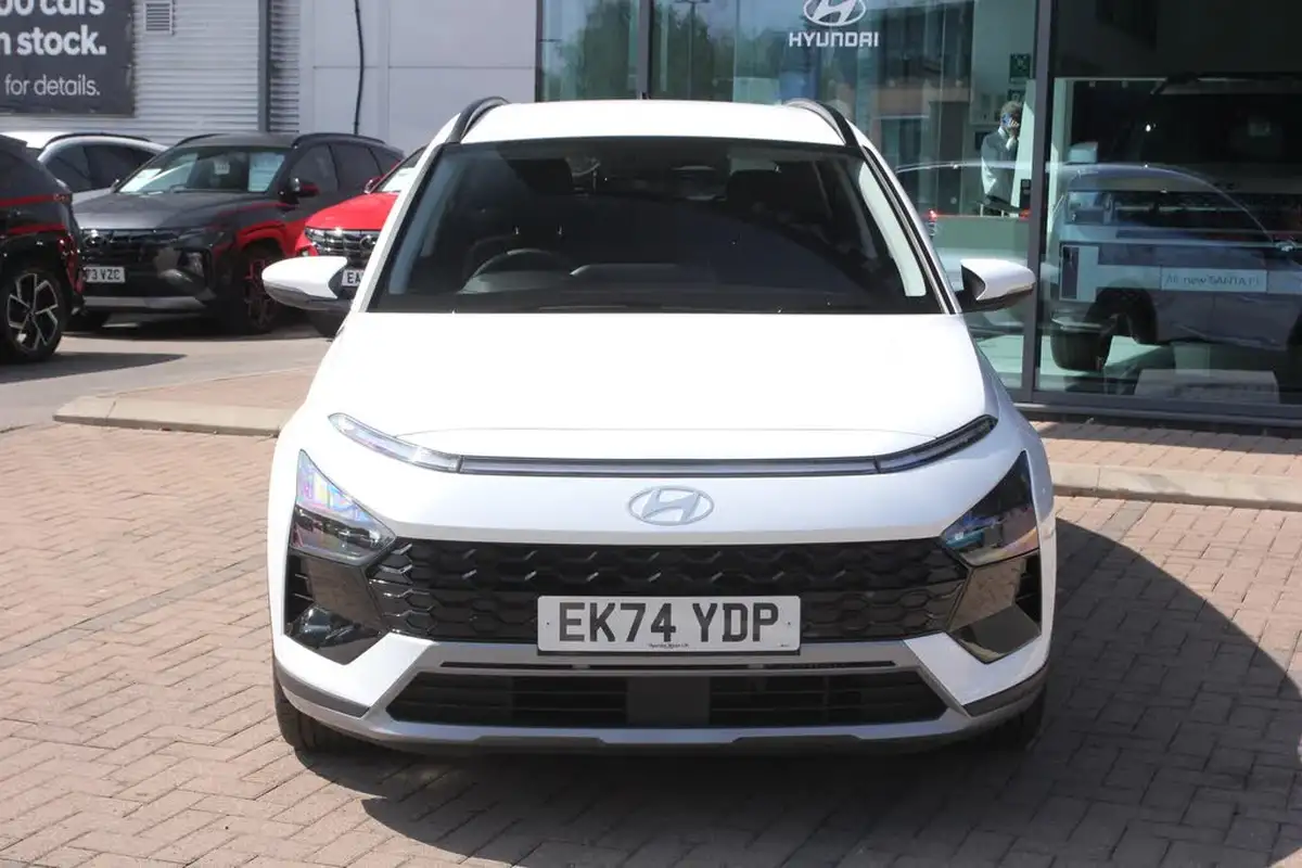 2024-hyundai-bayon-10-t-gdi-premium-100ps-two-tone-roof-big-6