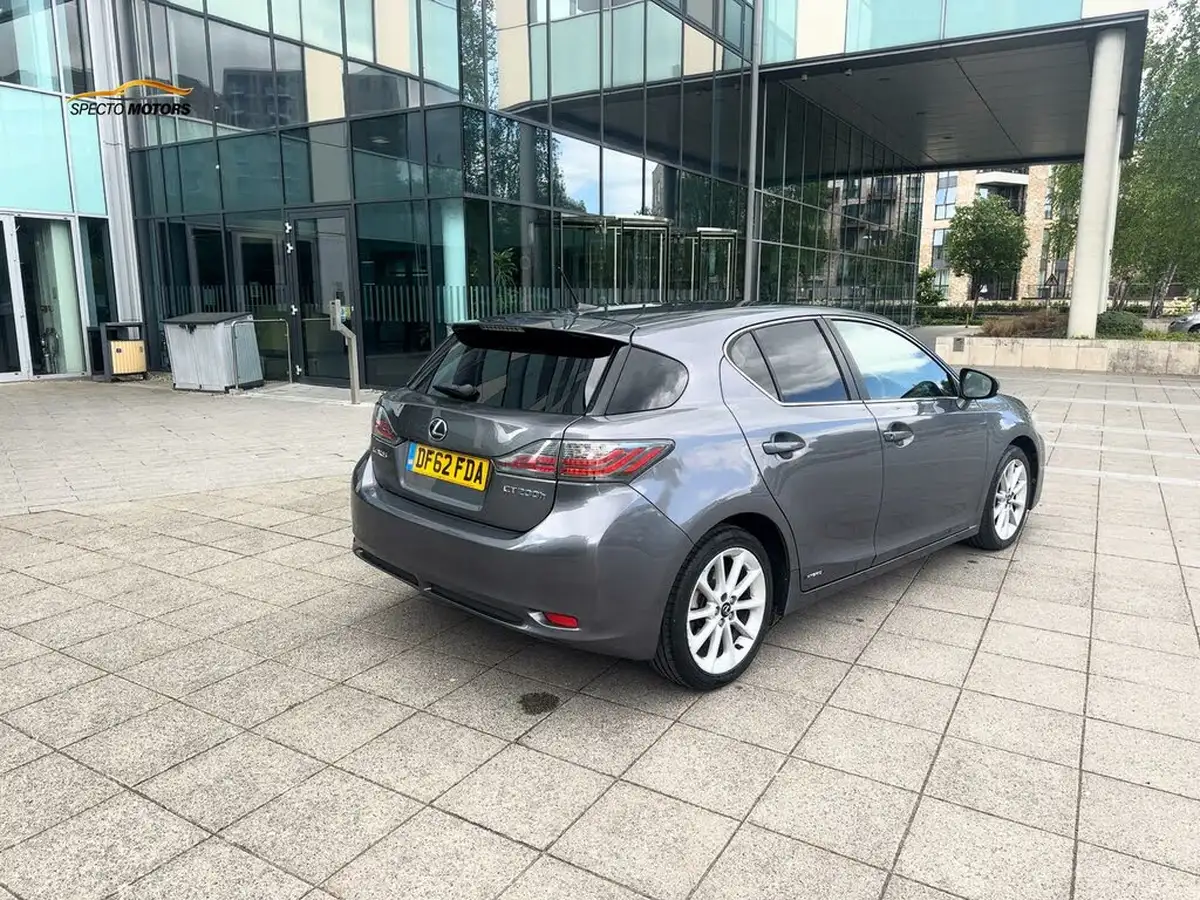 2013-lexus-ct-200h-18-advance-big-3