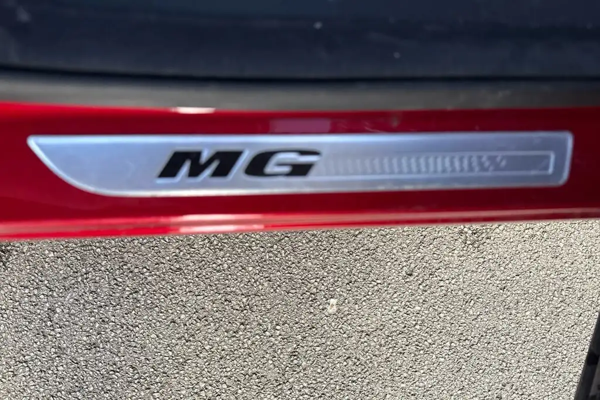 2023-mg-hs-15t-gdi-trophy-162ps-dct-big-27