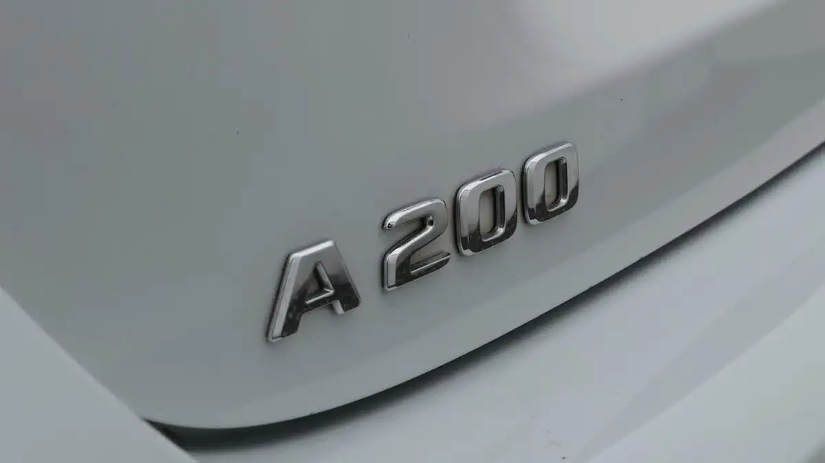2020-mercedes-benz-a-class-13-a200-amg-line-hatchback-5d-big-20