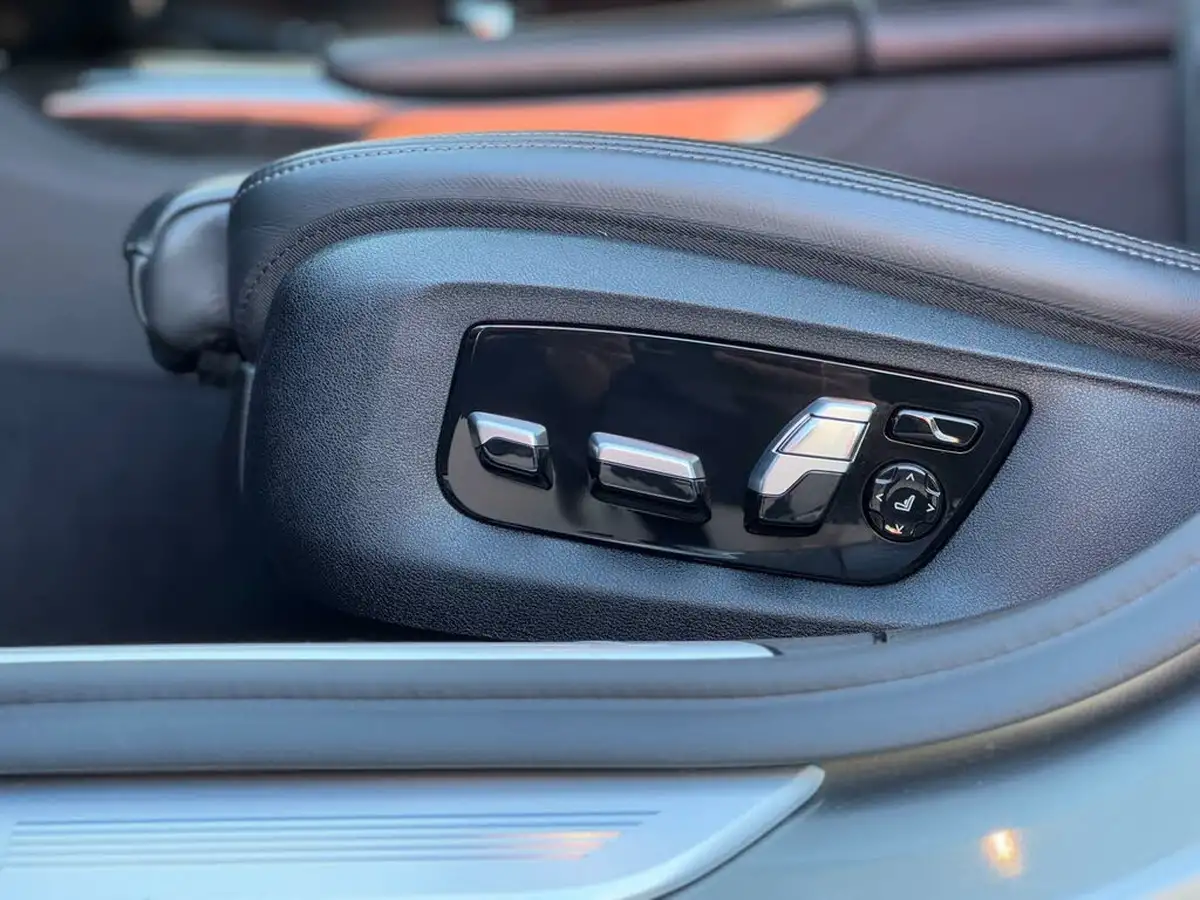 2019-bmw-7-series-30td-730d-m-sport-steptronic-big-42