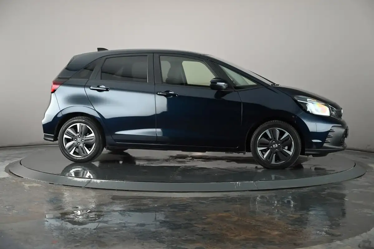 2025-honda-jazz-15-i-mmd-advance-big-30