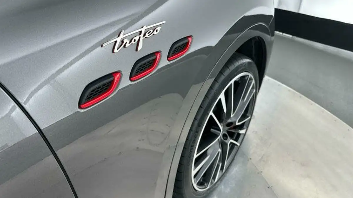 2022-maserati-levante-38-trofeo-big-18
