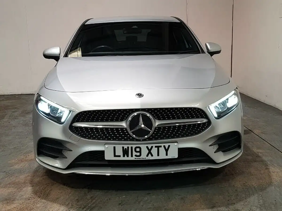 2019-mercedes-benz-a-class-13-a180-amg-line-executive-hatchback-5d-7g-dct-big-11