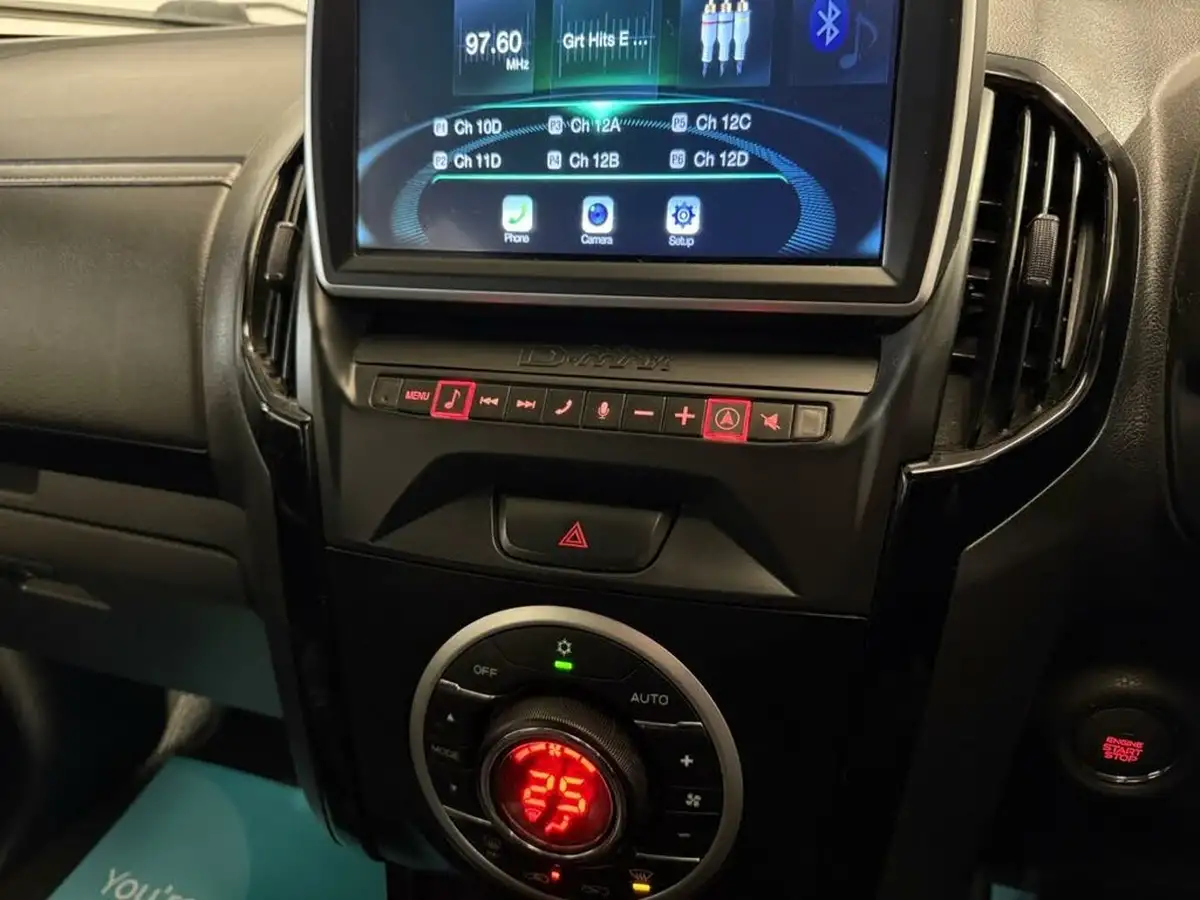2020-isuzu-d-max-19td-blade-auto-big-24