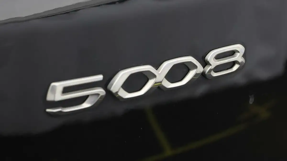 2021-peugeot-5008-suv-15-bluehdi-allure-premium-big-19