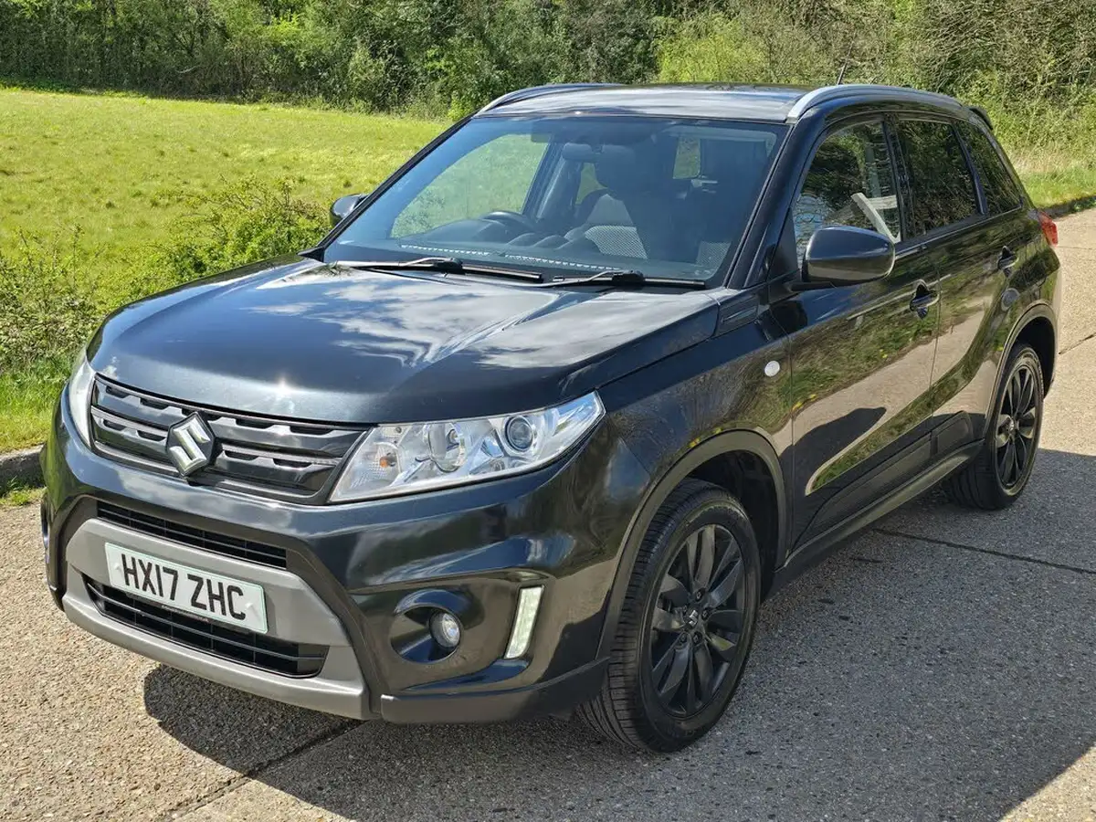 2017-suzuki-vitara-16-kuro-big-11