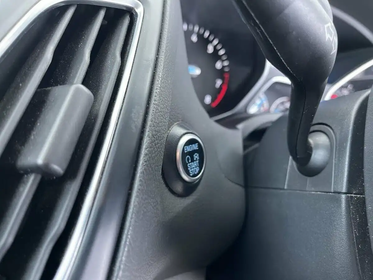 2018-ford-focus-10t-st-line-140ps-hatchback-big-43