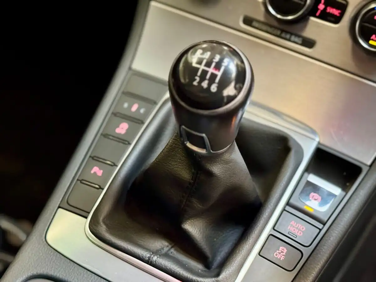 2015-volkswagen-cc-20tdi-r-line-184ps-bmtss-big-21