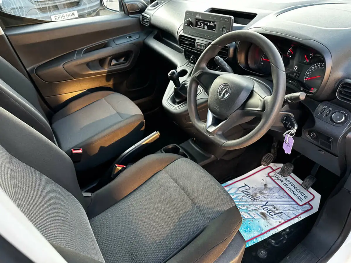 2019-vauxhall-combo-16cdti-edition-2300-100pseu6-l2h1-panel-big-12