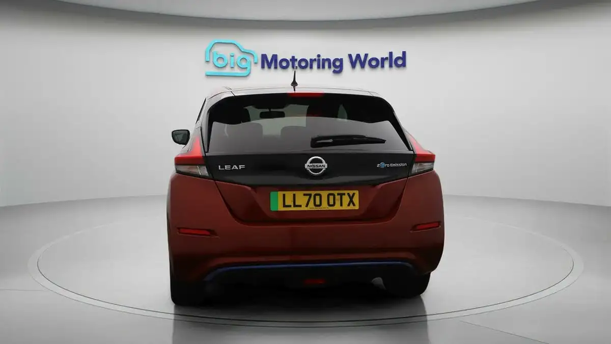 2020-nissan-leaf-e-tekna-big-6