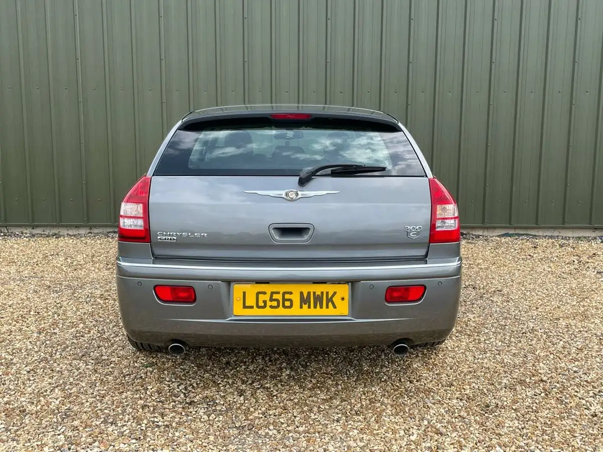 2006-chrysler-300c-30td-estate-5d-big-5