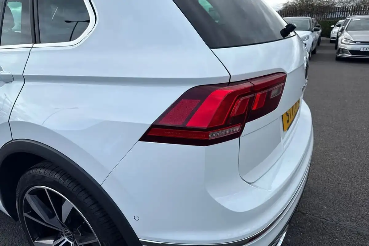 2022-volkswagen-tiguan-15-tsi-r-line-big-30