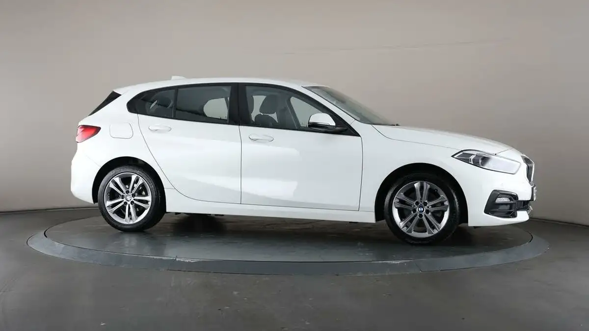 2021-bmw-1-series-15td-116d-sport-lcp-big-51
