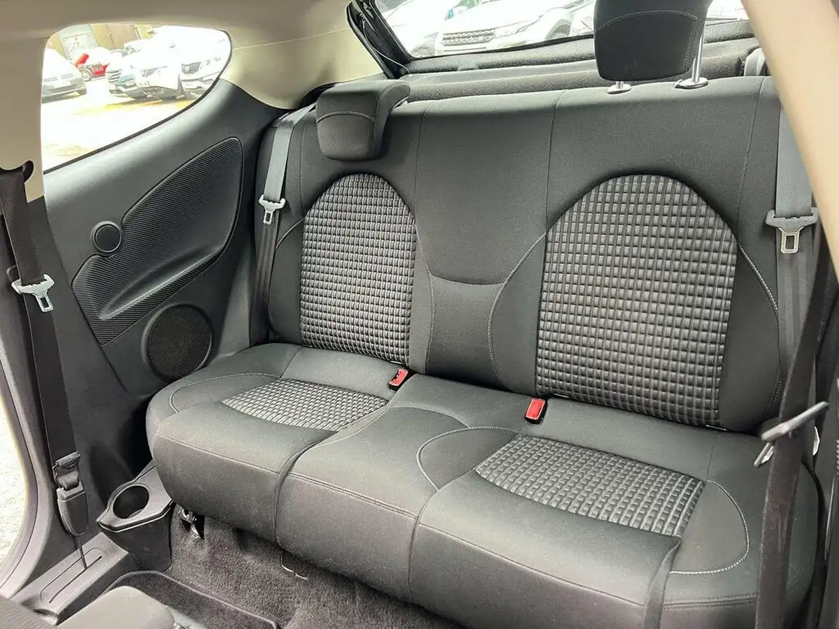 2009-alfa-romeo-mito-14-veloce-120bhp-big-24