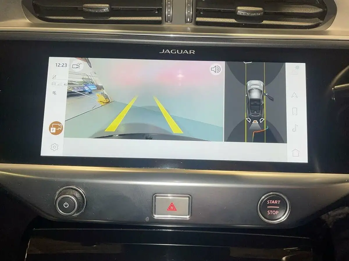 2021-jaguar-i-pace-ev400-black-big-13