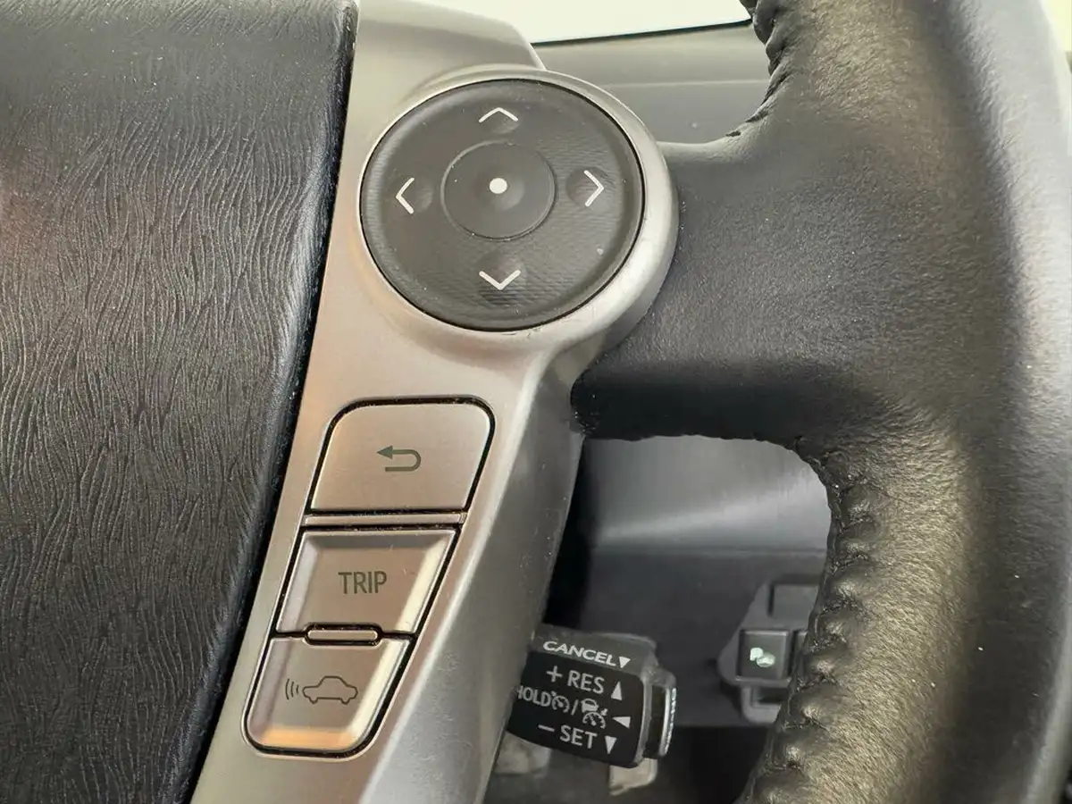 2020-toyota-prius-18-vvt-i-excel-big-17
