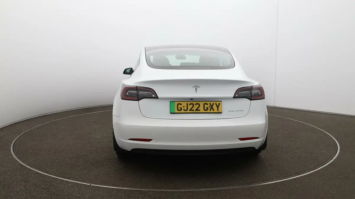 2022-tesla-model-3-e-long-range-big-52